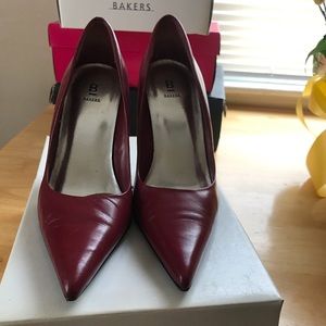 Bakers Pointy Red Pumps 7.5